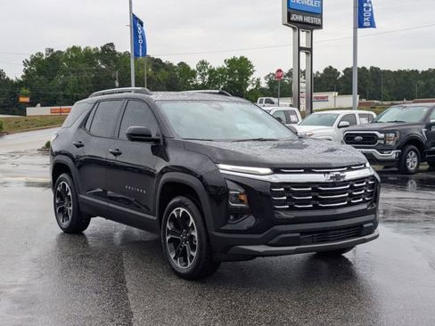 New 2026 Chevrolet Equinox LT FWD image 2