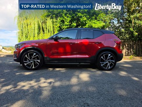 Used 2022 Volvo XC40 T5 R-Design w/ Advanced Package AWD/4WD image 9