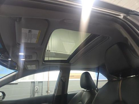 Used 2018 Toyota Camry XLE image 18