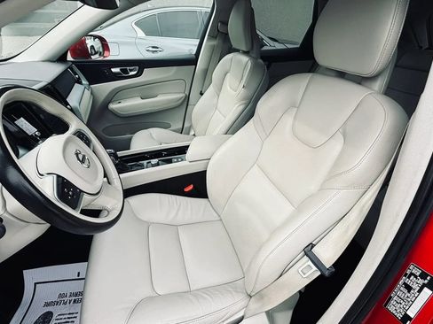 Used 2018 Volvo XC60 T6 Momentum AWD/4WD image 9
