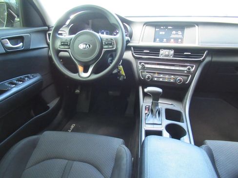 Used 2018 Kia Optima LX w/ 17" Alloy Wheels Package FWD image 13