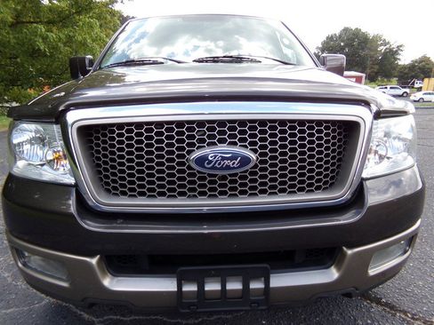 Used 2005 Ford F150 Lariat image 2