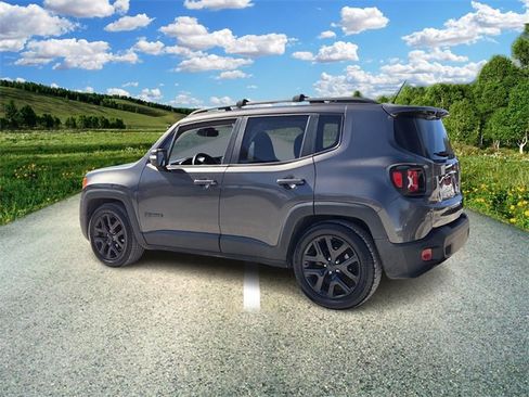 Certified 2017 Jeep Renegade Altitude w/ Advanced Technology Group image 4