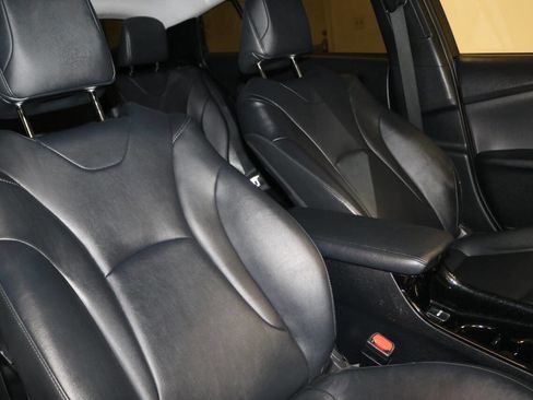 Used 2017 Toyota Prius Prime Advanced image 73