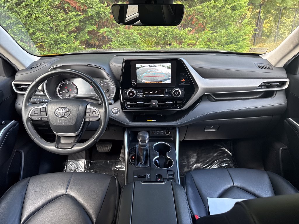 Used 2023 Toyota Highlander XLE FWD image 20