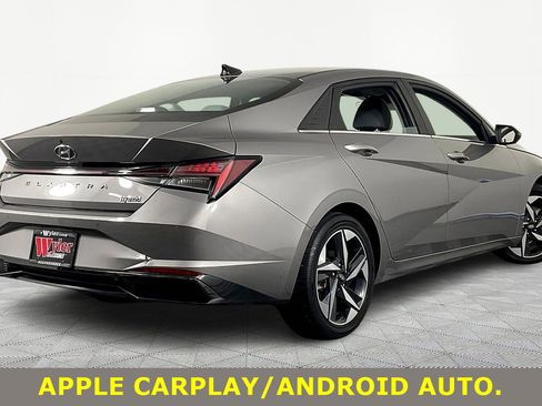 Certified 2022 Hyundai Elantra Limited w/ Preferred Accessory Package FWD image 6