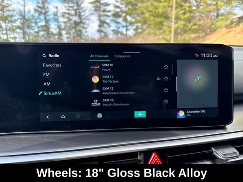 Used 2025 Kia Sorento S w/ Panoramic Sunroof Package image 18