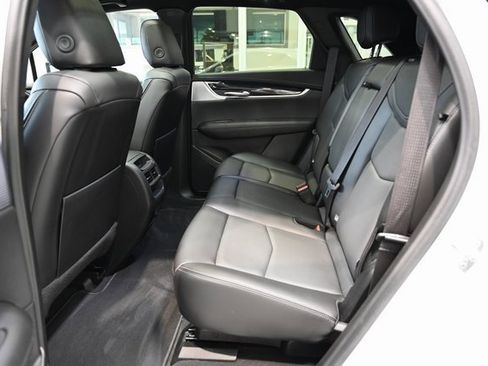 Used 2025 Cadillac XT5 Premium Luxury image 12