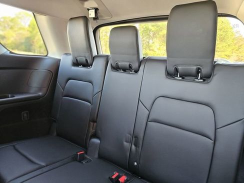 New 2025 Nissan Pathfinder SL image 29