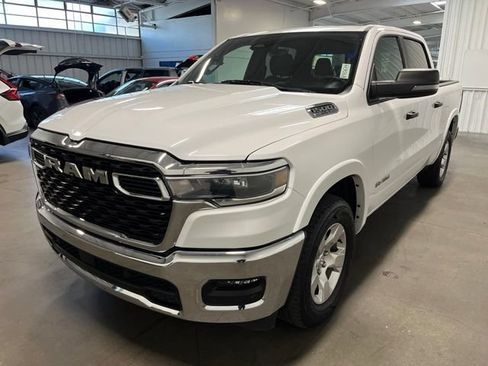 Used 2025 RAM 1500 Big Horn AWD/4WD image 7