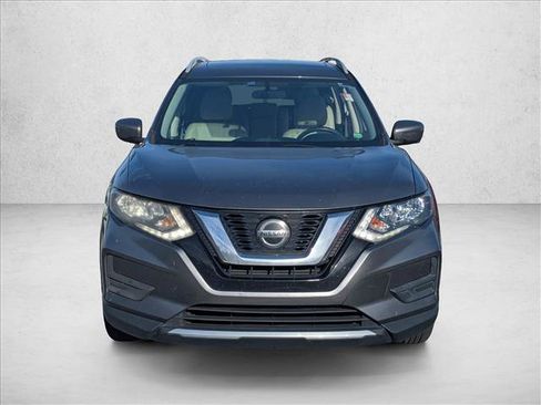 Used 2018 Nissan Rogue SV w/ Sun & Sound Touring Package image 2