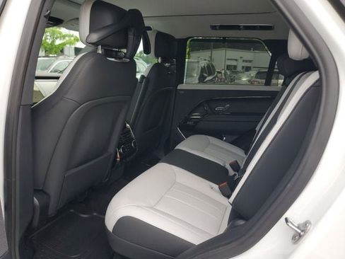 Used 2025 Land Rover Range Rover Sport Dynamic SE AWD/4WD image 13
