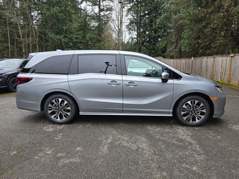 New 2026 Honda Odyssey Elite image 2