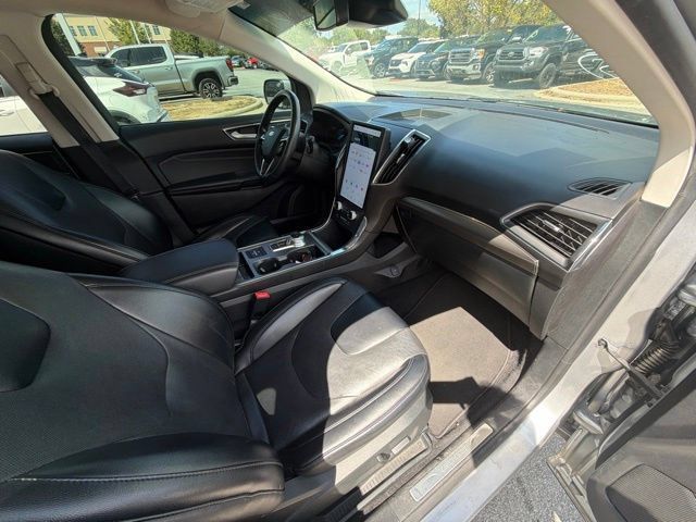 Used 2022 Ford Edge Titanium w/ Equipment Group 301A AWD/4WD image 34