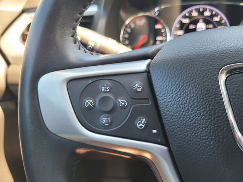Used 2022 GMC Acadia SLT w/ Technology Package FWD image 25