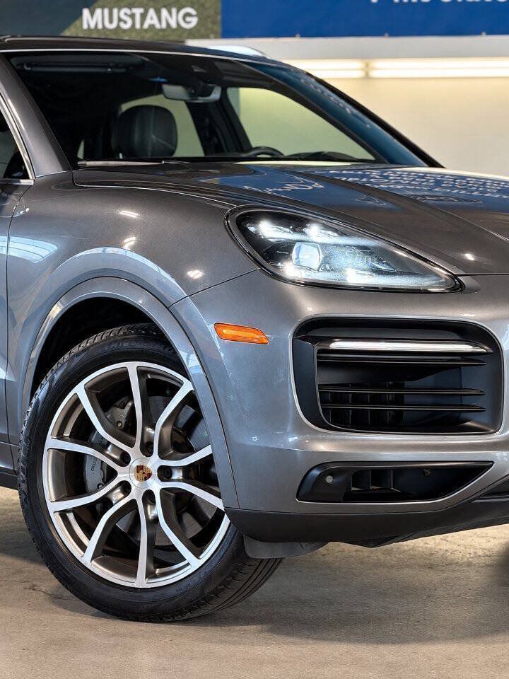 Used 2019 Porsche Cayenne S AWD/4WD image 18