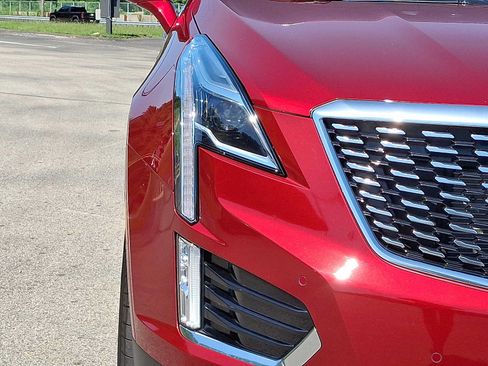 Used 2025 Cadillac XT5 Premium Luxury AWD/4WD image 9