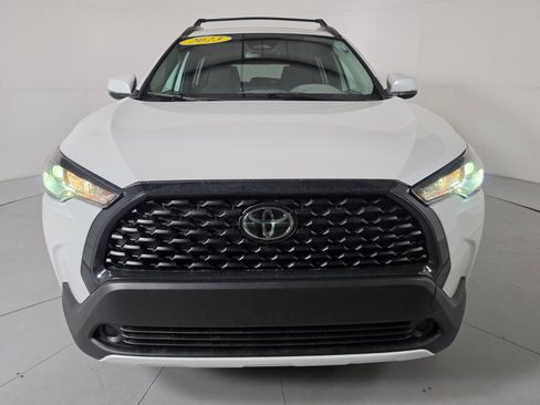 Used 2023 Toyota Corolla Cross LE image 8