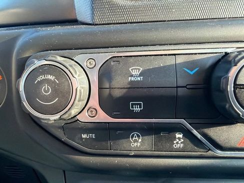 Used 2023 Jeep Wrangler Unlimited Sport AWD/4WD image 28