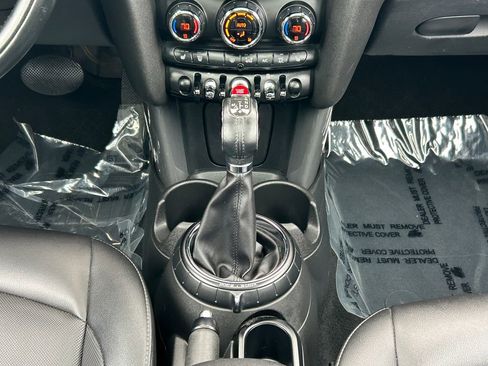 Used 2016 MINI Cooper 2-Door Hardtop image 25