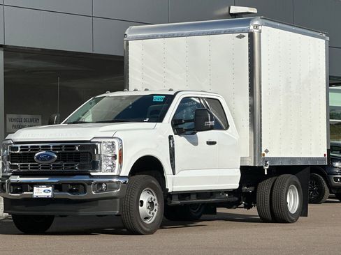 Used 2024 Ford F350 XLT w/ XLT Value Package AWD/4WD image 7