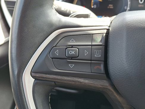 Used 2022 Jeep Grand Cherokee Limited image 21