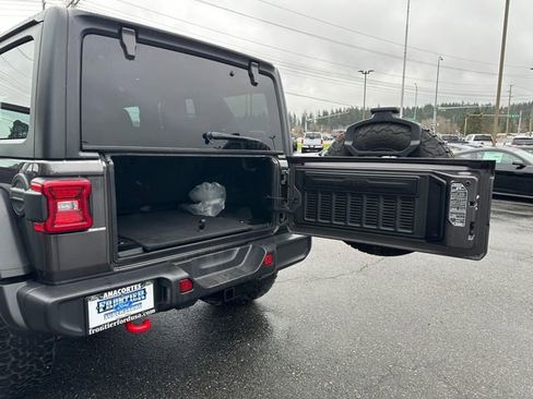 Used 2025 Jeep Wrangler Unlimited Rubicon image 13