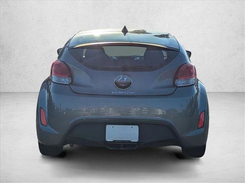 Used 2017 Hyundai Veloster image 7