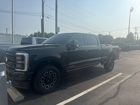 Used 2026 Ford F250 Platinum w/ FX4 Off-Road Package AWD/4WD image 1