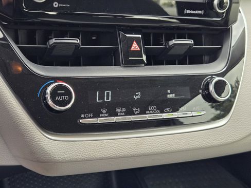 Used 2022 Toyota Corolla LE FWD image 18