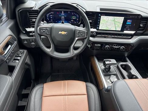 Certified 2026 Chevrolet Silverado 1500 High Country AWD/4WD image 6