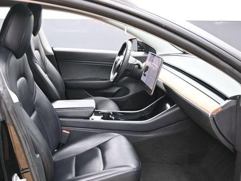 Used 2018 Tesla Model 3 Mid Range RWD image 32