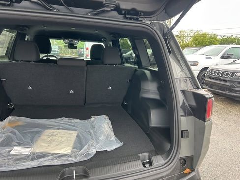 New 2026 Jeep Cherokee Laredo image 29