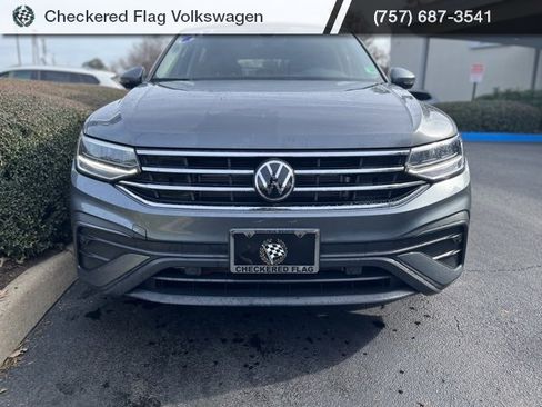 Used 2024 Volkswagen Tiguan SE image 12