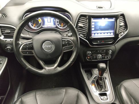 Used 2019 Jeep Cherokee Limited FWD image 22