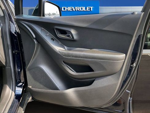 Used 2021 Chevrolet Trax LT w/ Sport Edition image 27