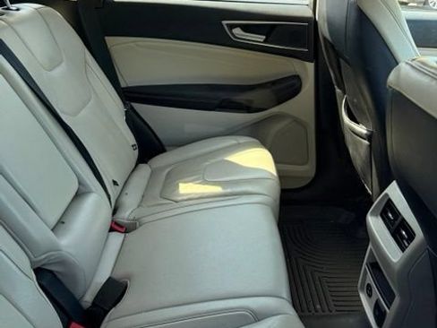 Used 2021 Ford Edge Titanium AWD/4WD image 10