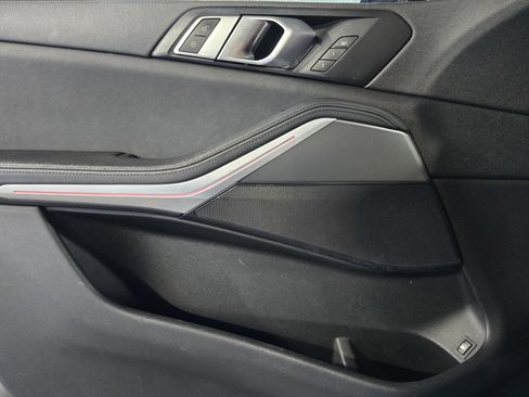 Used 2022 BMW X5 xDrive45e w/ Climate Comfort Package image 12