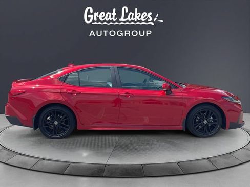 Used 2025 Toyota Camry SE w/ Convenience Package FWD image 6