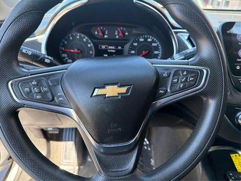 Used 2021 Chevrolet Malibu LT image 16