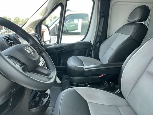 Used 2026 RAM ProMaster 2500 w/ Convenience Group FWD image 3