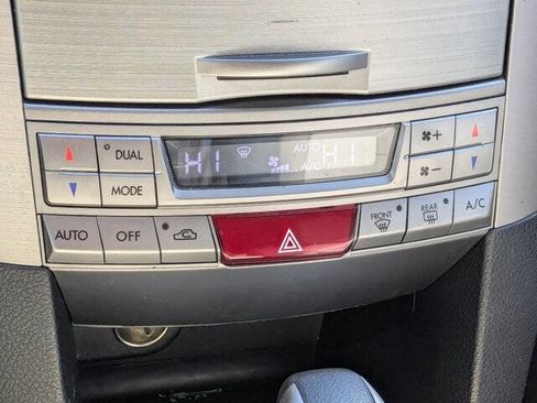 Used 2012 Subaru Outback 2.5i Limited w/ Moonroof Pkg image 26