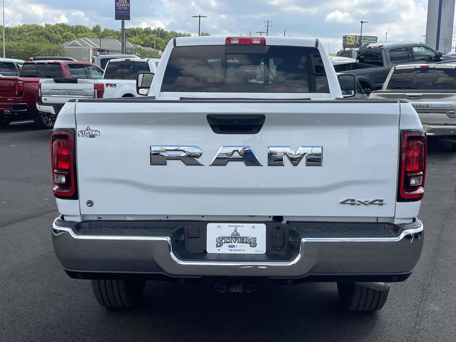 Used 2025 RAM 2500 Tradesman AWD/4WD image 4