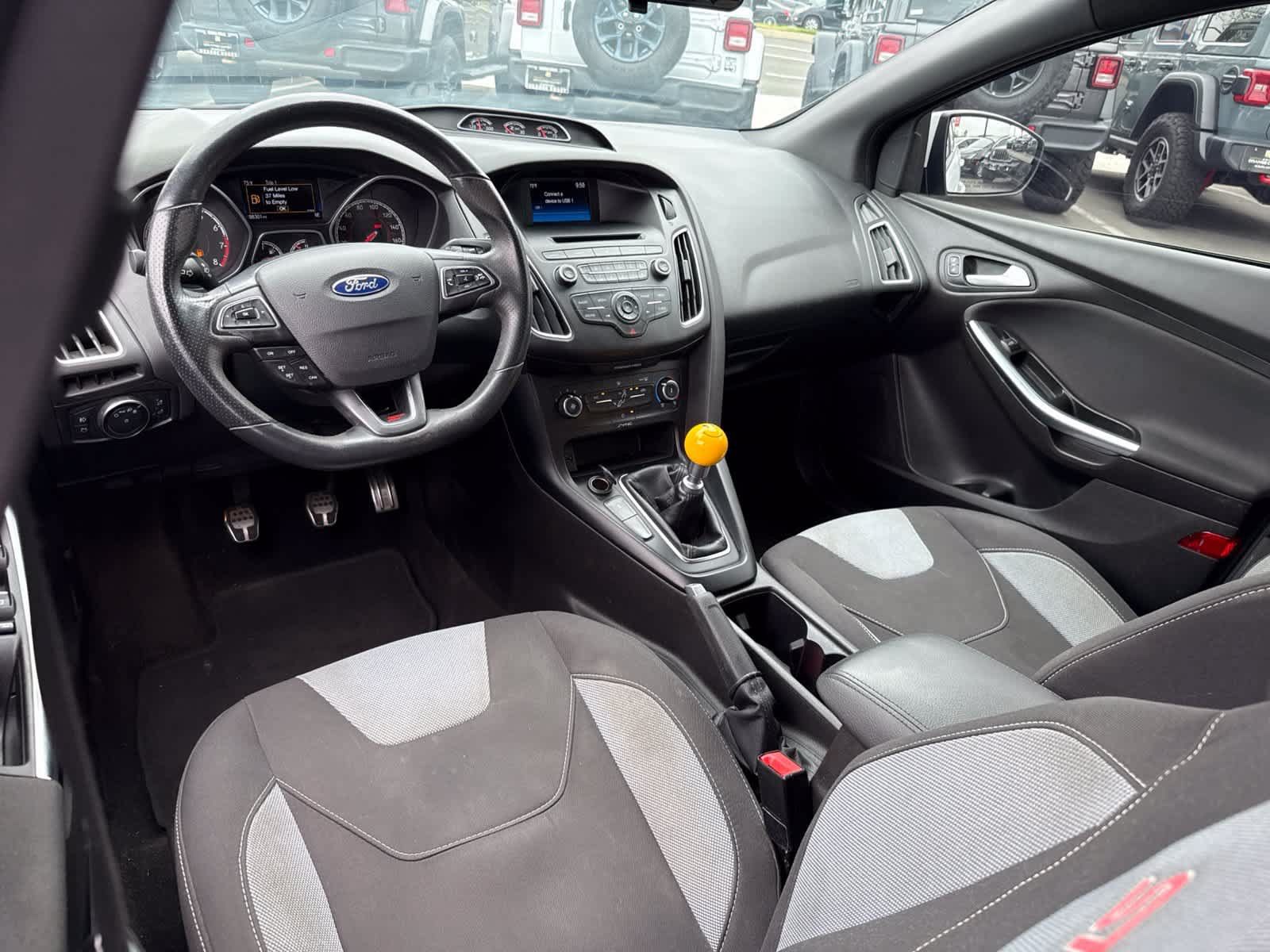 Used 2017 Ford Focus ST FWD image 21