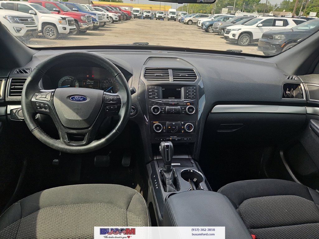Used 2018 Ford Explorer XLT FWD image 7
