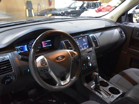 Used 2019 Ford Flex SEL w/ Class III Trailer Tow Package FWD image 13