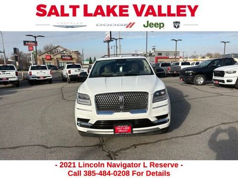 Used 2021 Lincoln Navigator L Reserve w/ Luxury Package image 2