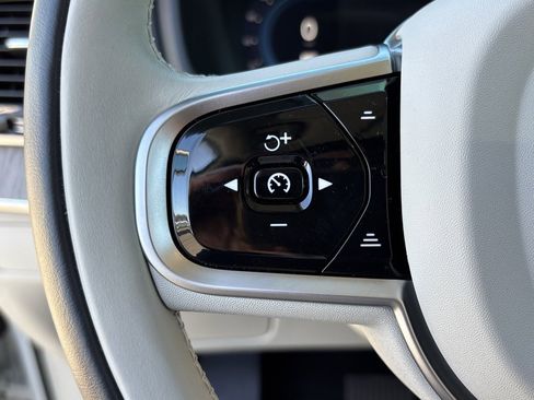 Used 2025 Volvo XC90 T8 Ultra image 20