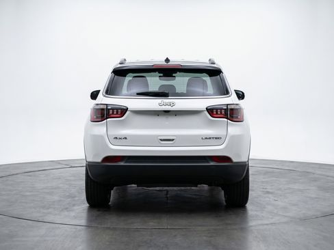 Used 2025 Jeep Compass Limited AWD/4WD image 7