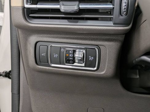 Used 2023 Lincoln Corsair Reserve FWD image 22